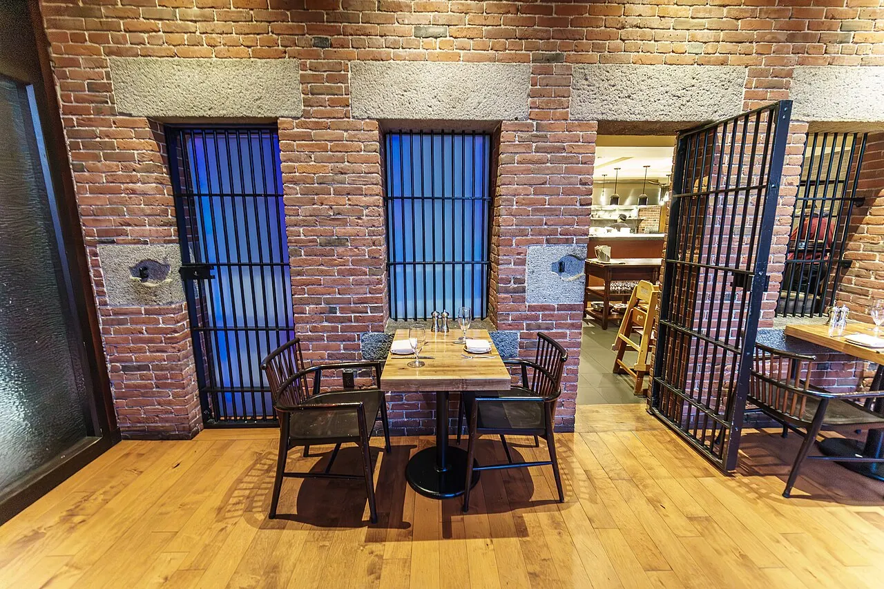 The Liberty Hotel, Boston: CLINK restaurant inside the Liberty Hotel, Boston